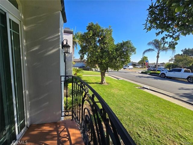 9457 Gotham, Downey, CA 90241