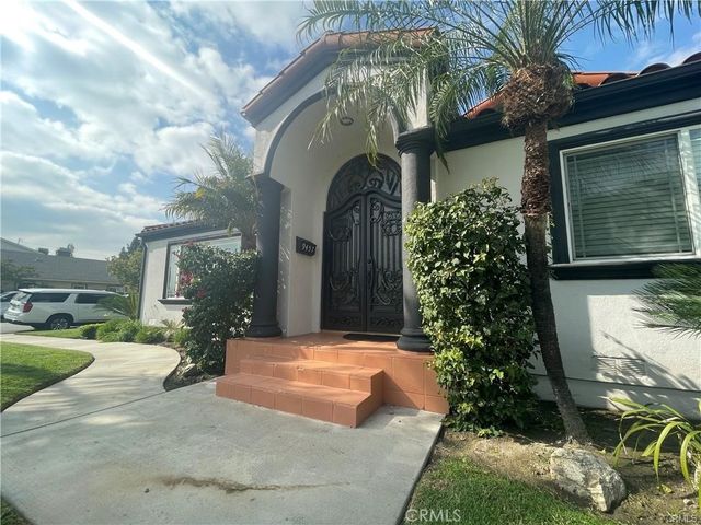 9457 Gotham, Downey, CA 90241