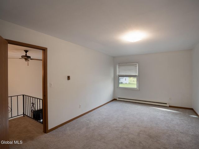 52 Streamview Lane, North Greenbush, NY 12198