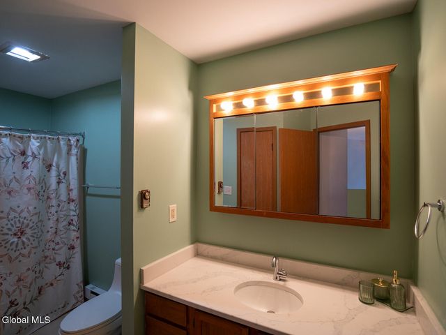 52 Streamview Lane, North Greenbush, NY 12198