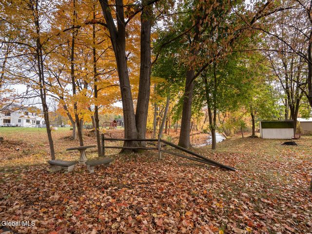 52 Streamview Lane, North Greenbush, NY 12198