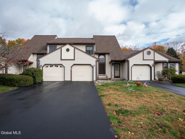 52 Streamview Lane, North Greenbush, NY 12198