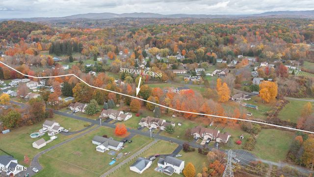 52 Streamview Lane, North Greenbush, NY 12198