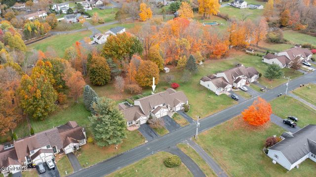 52 Streamview Lane, North Greenbush, NY 12198