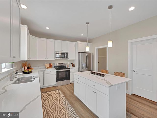 14 FAMILY DR, Carlisle, PA 17013