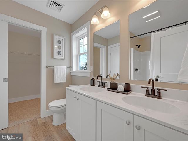 14 FAMILY DR, Carlisle, PA 17013