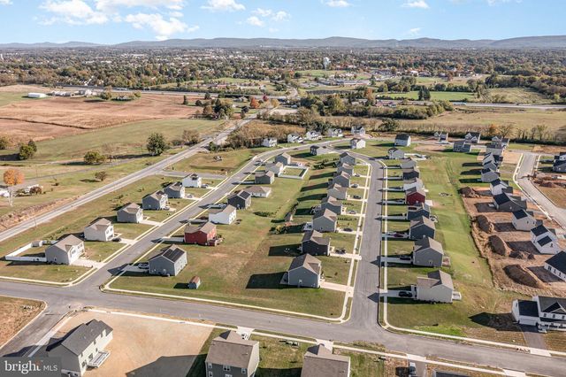 14 FAMILY DR, Carlisle, PA 17013