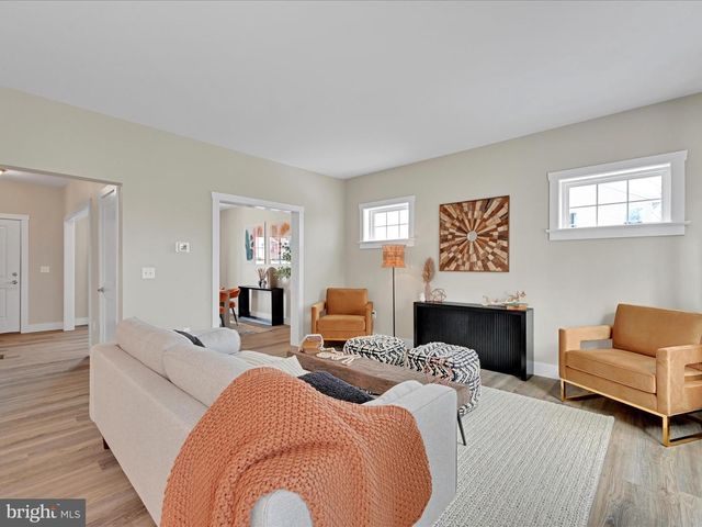 14 FAMILY DR, Carlisle, PA 17013