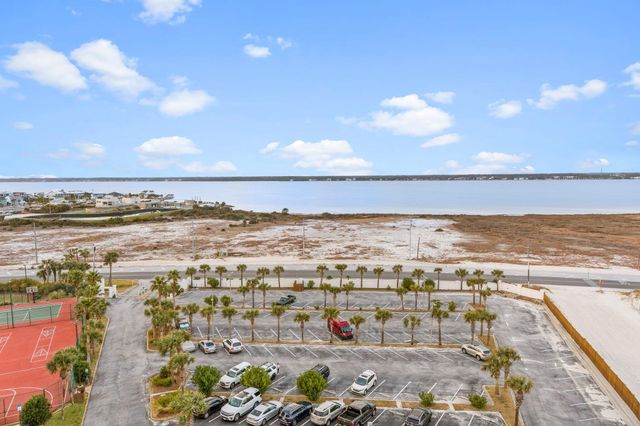 8271 Gulf Boulevard, APT 901, Navarre, FL 32566