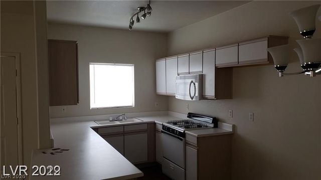 5750 East Hacienda Avenue 202, Las Vegas, NV 89122