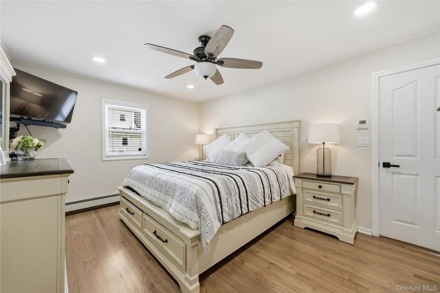 20 Newark Street, Lindenhurst, NY 11757