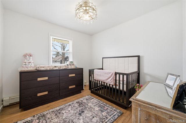 20 Newark Street, Lindenhurst, NY 11757