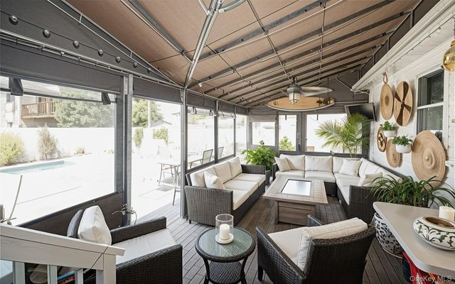 20 Newark Street, Lindenhurst, NY 11757