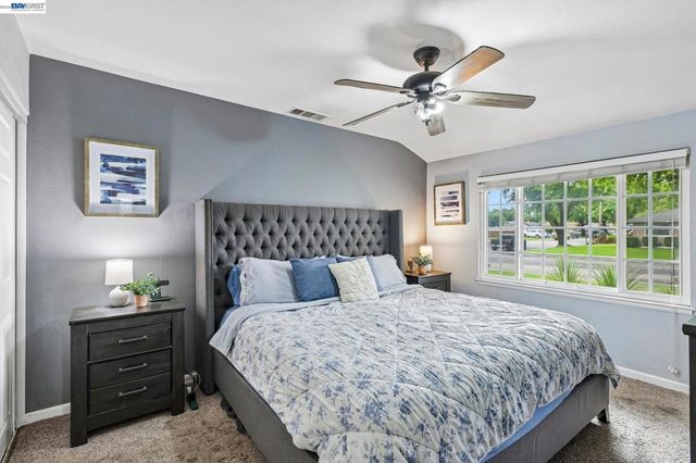 1225 W Beverly Pl, Tracy, CA 95376