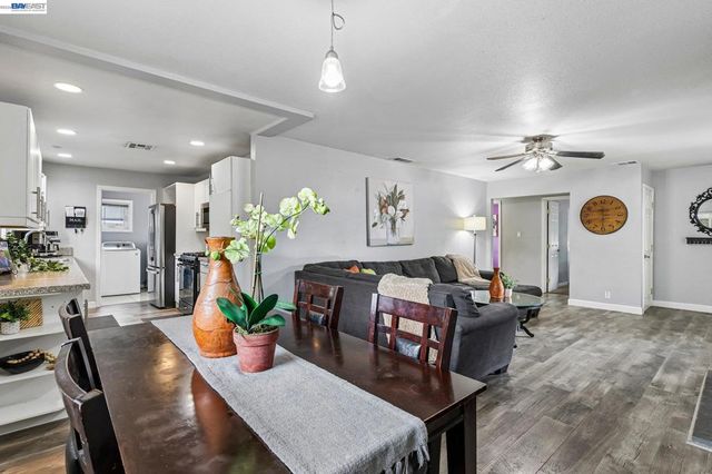 1225 W Beverly Pl, Tracy, CA 95376