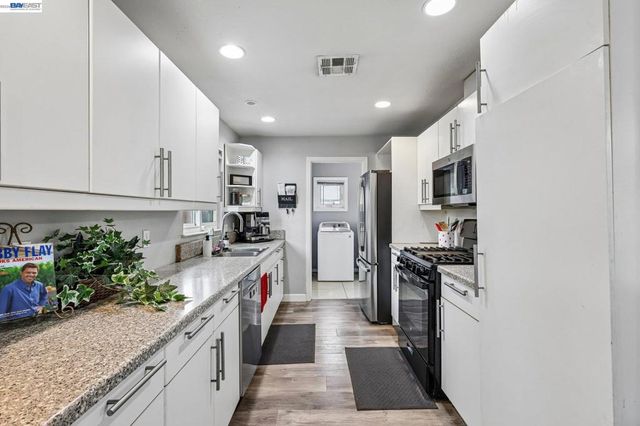 1225 W Beverly Pl, Tracy, CA 95376