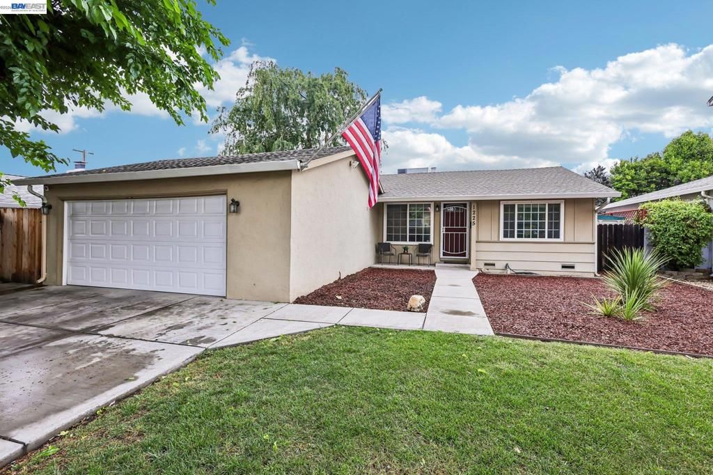 1225 W Beverly Pl, Tracy, CA 95376