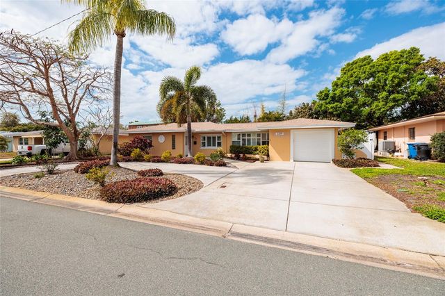 2209 SUNRISE DRIVE SE, St Petersburg, FL 33705