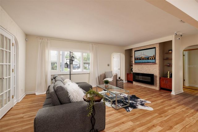 2209 SUNRISE DRIVE SE, St Petersburg, FL 33705