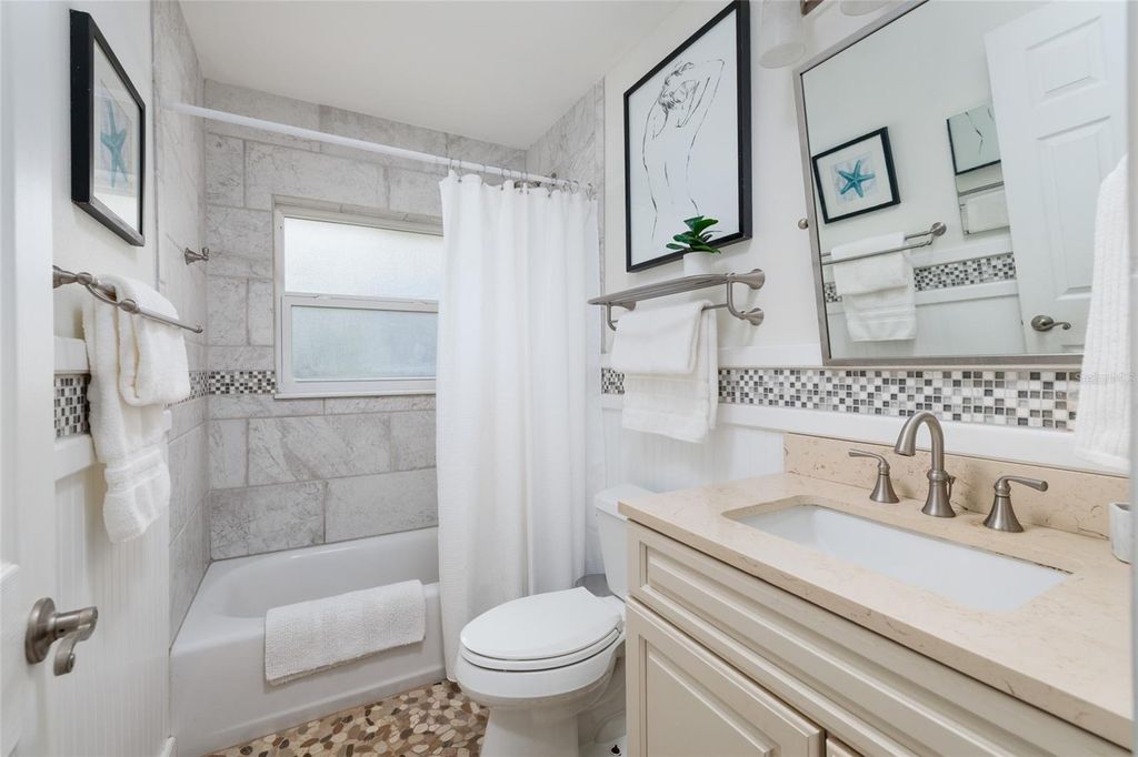 Image 14 of property listing at 2209 SUNRISE DRIVE SE, St Petersburg, FL 33705