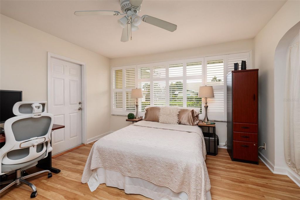 Image 16 of property listing at 2209 SUNRISE DRIVE SE, St Petersburg, FL 33705