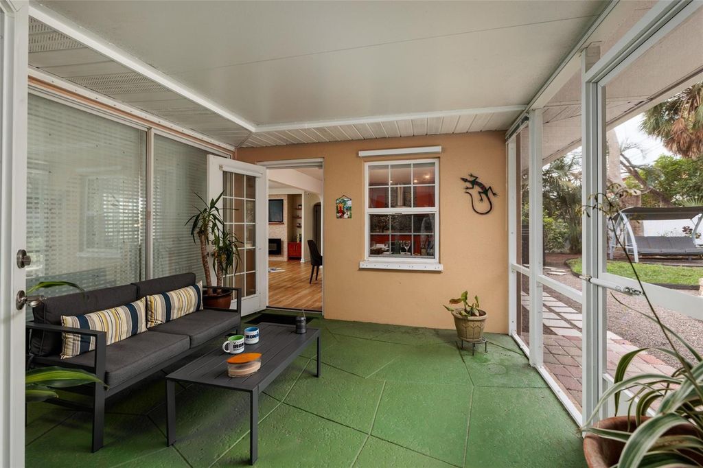 Image 18 of property listing at 2209 SUNRISE DRIVE SE, St Petersburg, FL 33705