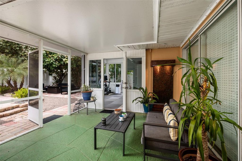 Image 19 of property listing at 2209 SUNRISE DRIVE SE, St Petersburg, FL 33705