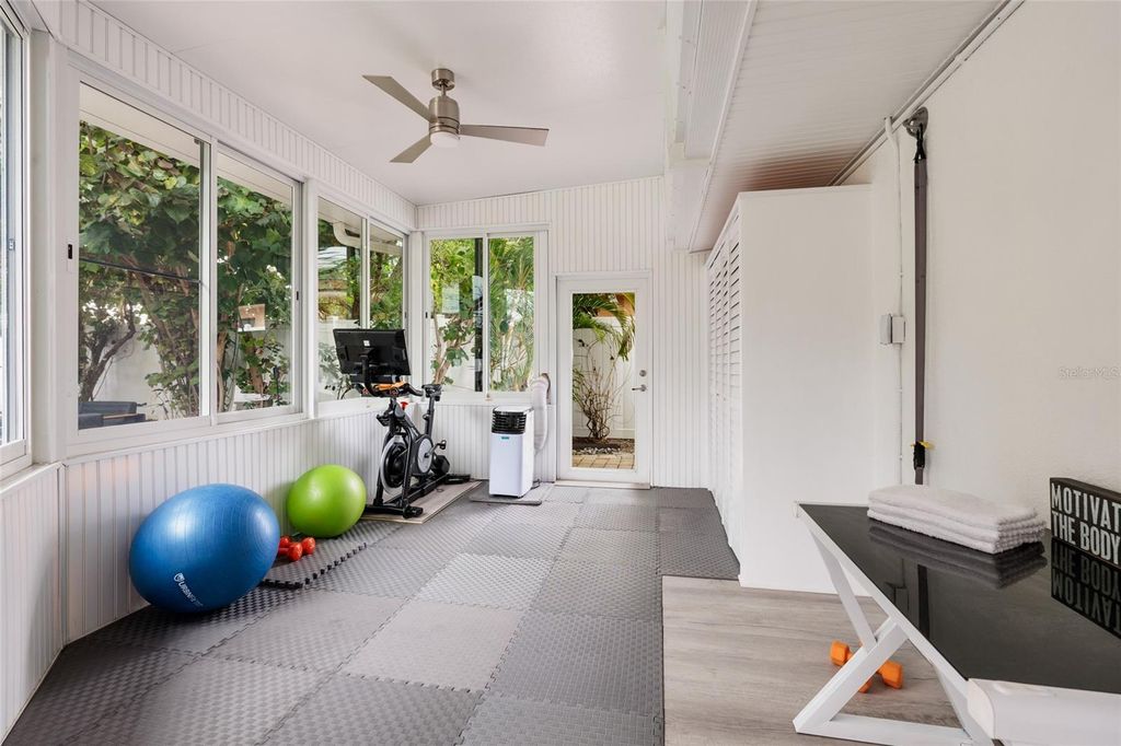 Image 20 of property listing at 2209 SUNRISE DRIVE SE, St Petersburg, FL 33705