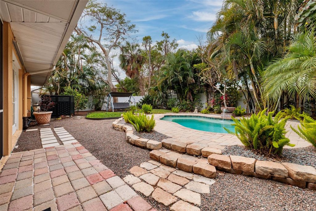 Image 23 of property listing at 2209 SUNRISE DRIVE SE, St Petersburg, FL 33705