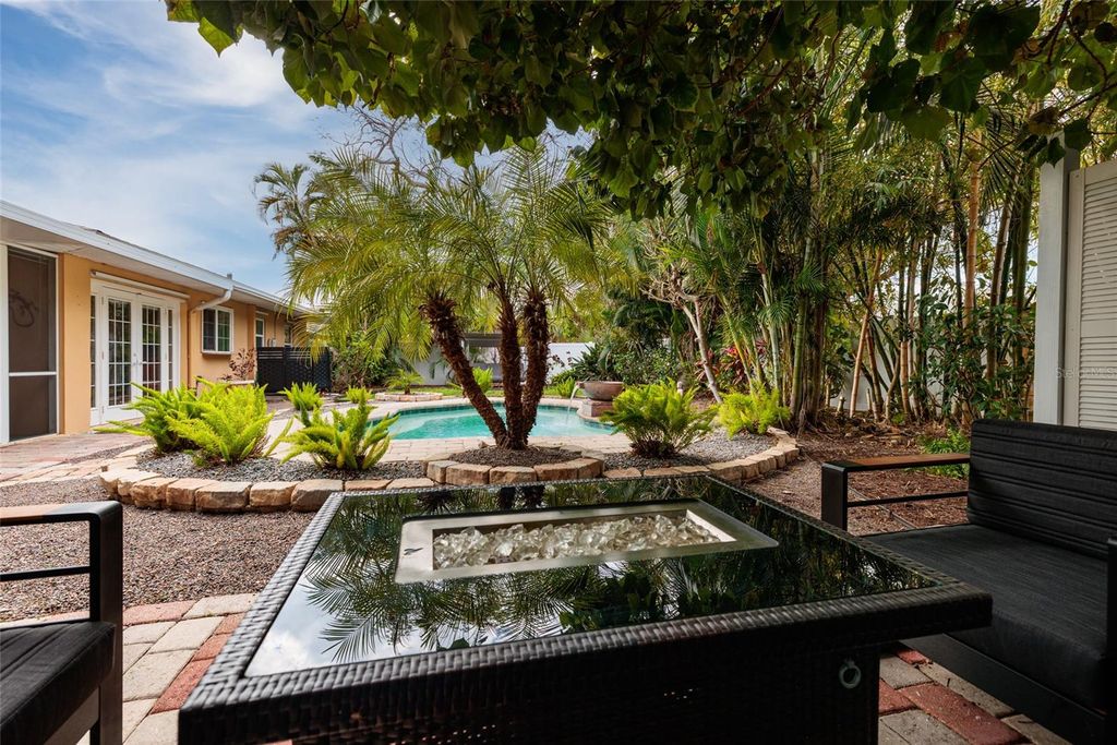 Image 28 of property listing at 2209 SUNRISE DRIVE SE, St Petersburg, FL 33705