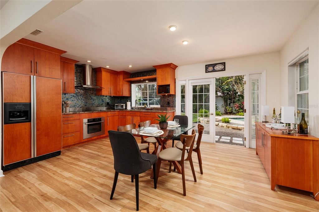 Image 9 of property listing at 2209 SUNRISE DRIVE SE, St Petersburg, FL 33705