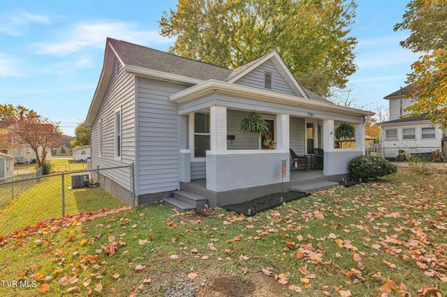 1304 East Chilhowie Avenue, Johnson City, TN 37601