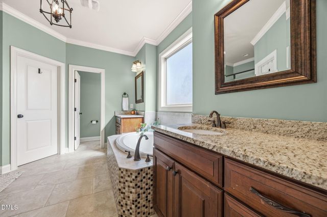 112 Briarburn Lane, Holly Springs, NC 27540