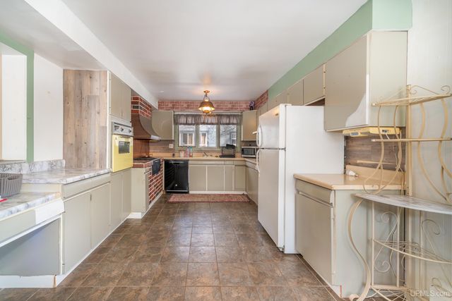 200 W Ridge Street, Ishpeming, MI 49849