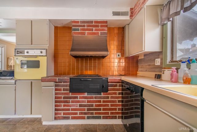 200 W Ridge Street, Ishpeming, MI 49849