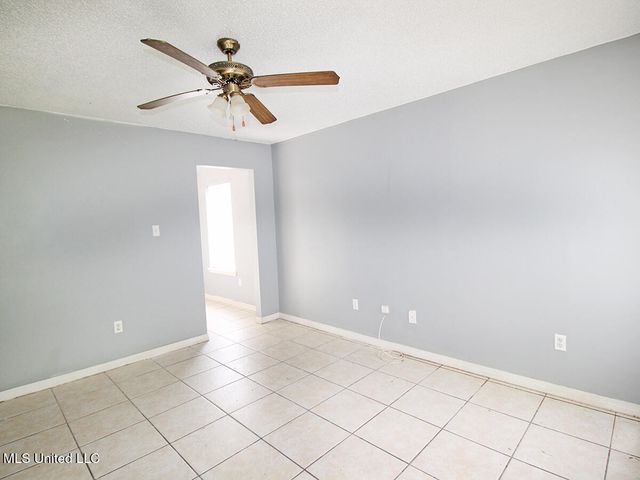 10009 Flintridge Drive, Moss Point, MS 39562