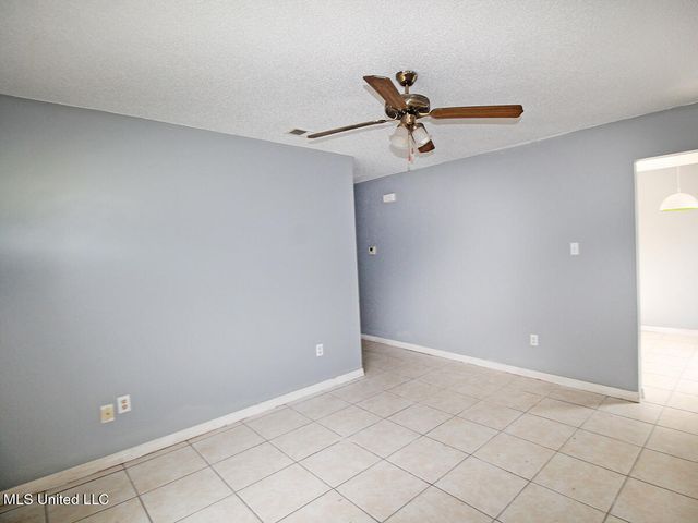 10009 Flintridge Drive, Moss Point, MS 39562