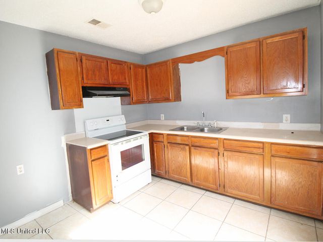 10009 Flintridge Drive, Moss Point, MS 39562