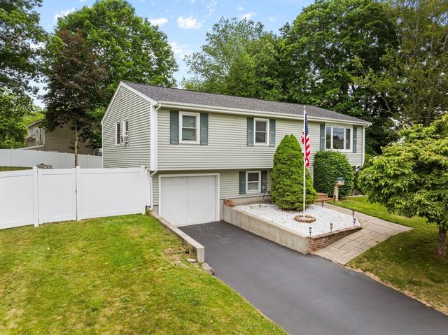 9 Herbert St, Taunton, MA 02780