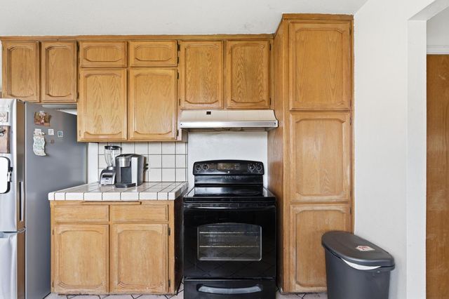 17232 Mark Road, Madera, CA 93636