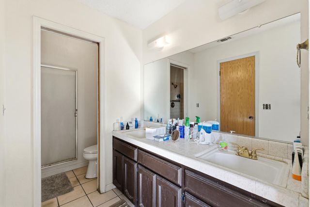 17232 Mark Road, Madera, CA 93636