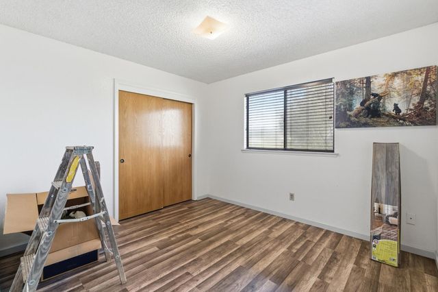 17232 Mark Road, Madera, CA 93636