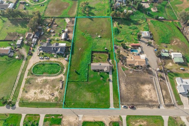 17232 Mark Road, Madera, CA 93636