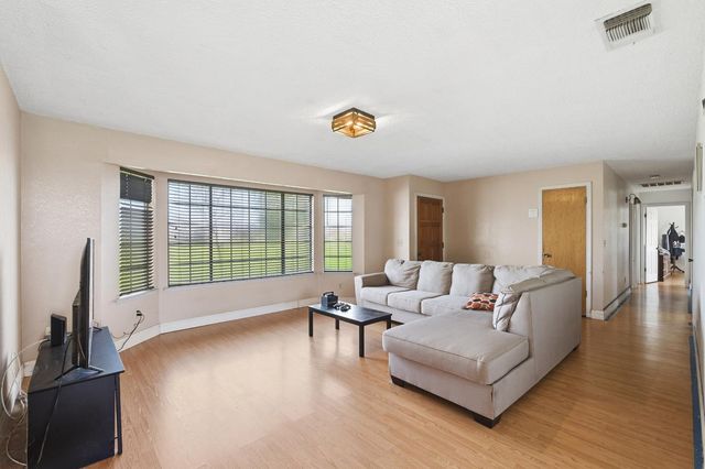 17232 Mark Road, Madera, CA 93636