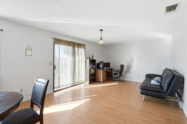 17232 Mark Road, Madera, CA 93636