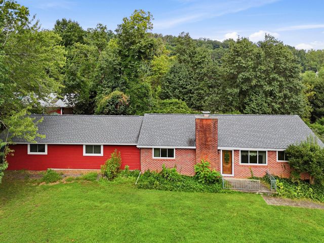 6514 White Oak Valley Circle, Mc Donald, TN 37353