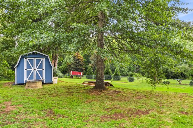 6514 White Oak Valley Circle, Mc Donald, TN 37353