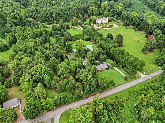 6514 White Oak Valley Circle, Mc Donald, TN 37353