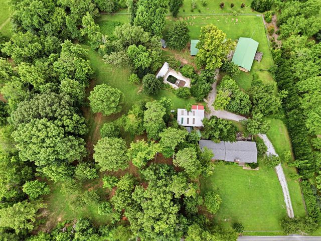 6514 White Oak Valley Circle, Mc Donald, TN 37353