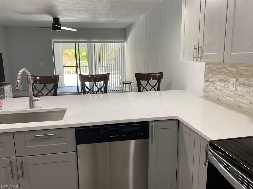 1521 SW 47th TER 102, CAPE CORAL, FL 33914 — photo 2
